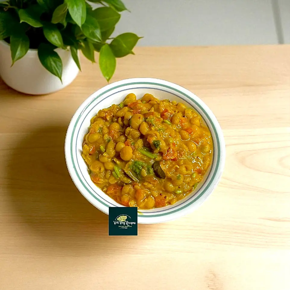 South Indian white peas curry with onion, tomato, and sambar powder for roti or dosa