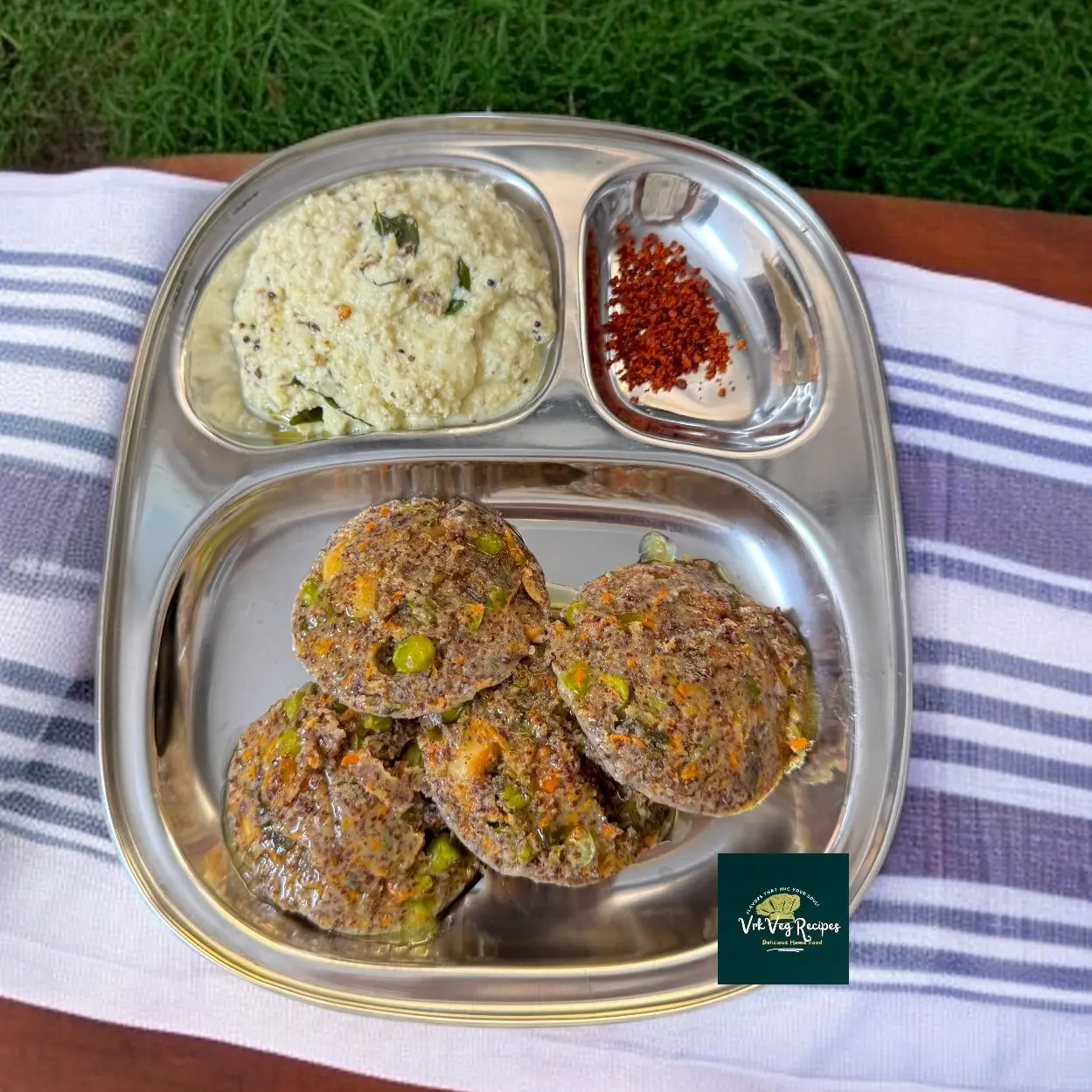 Soft, Fluffy Idlis — Traditional Methods & Expert Tips Soft, airy idlis steamed to pillowy perfection — traditional fermented batter, light texture, and comfort for every meal.