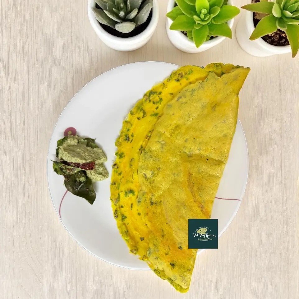 Golden toor dal garlic dosa roasted thin and crisp, topped with fresh coriander and served with chutney for a tasty, protein-rich South Indian meal.